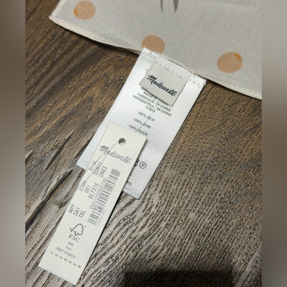 Madewell New 100% silk Floral Patterned Scarf - Picture 3 of 5